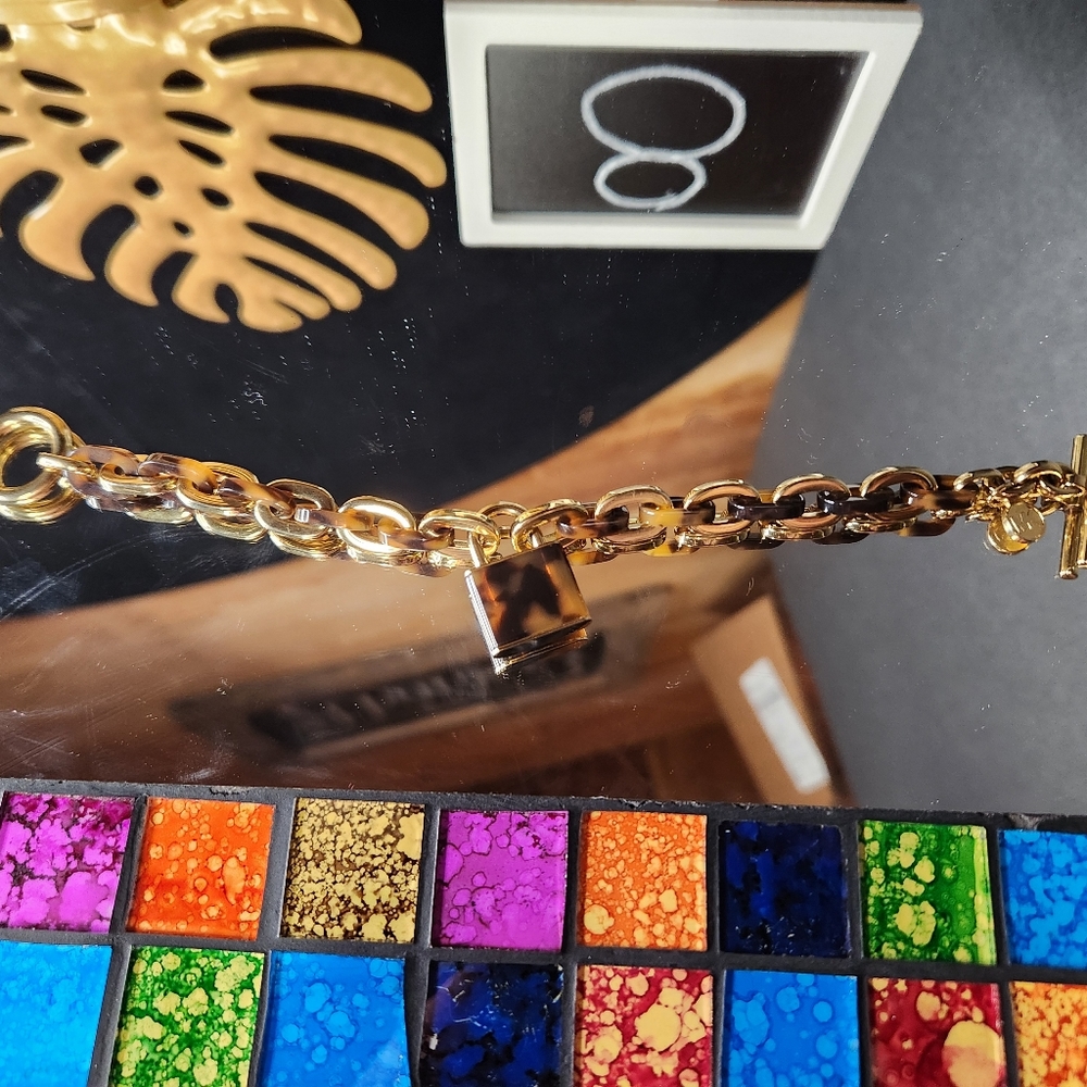 Michael Kors vintage goldtone & tortoise padlock chainlink toggle bracelet - Picture 6 of 7